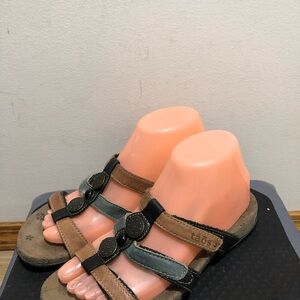 Taos Women's Brown Gray and Black Slide Up Sandals Size W6